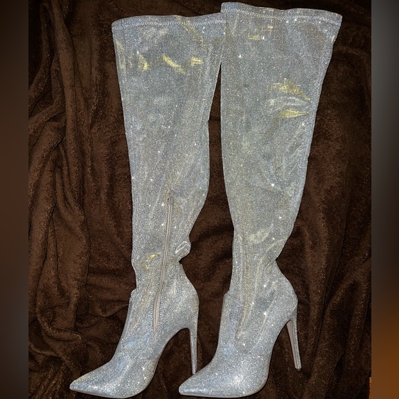 Sparkly knee high boots with hints of gold and silver. - Picture 6 of 13